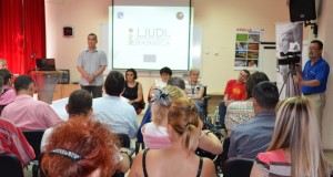 ”Ljudi i raskršća”- Radni sastanak sa predstavnicima odborničkih grupa u Nišu