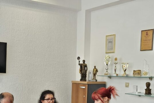Mladi pred Opštinskim većem Medijane predstavili inicijativu za poseban program podrške mladima